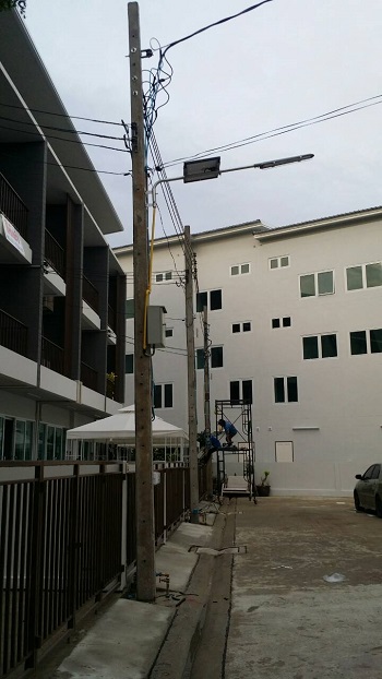 ภาพผลงานติดตั้ง โคมไฟถนนโซล่าเซลล์ สั่งทำ 1