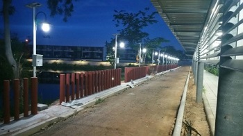 ตัวอย่างการติดตั้งไฟสนามโซล่าเซลล์
