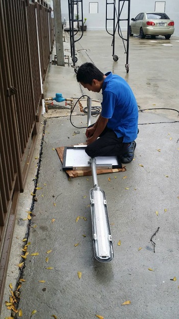 ภาพผลงานติดตั้ง โคมไฟถนนโซล่าเซลล์ สั่งทำ 2