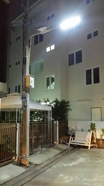 ภาพผลงานติดตั้ง โคมไฟถนนโซล่าเซลล์ สั่งทำ 3