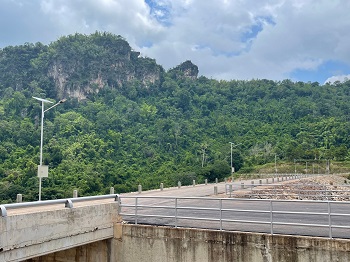 ผลงานติดตั้งเสาไฟโซล่าเซลล์แบบแยกตู้แยกแผง