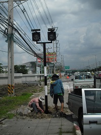 ไฟกระพริบหน้าโรงงาน
